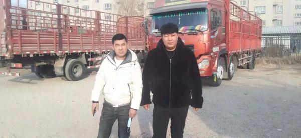 8 days and 8 nights, free driving for 4,700 kilometers! These two big brothers in Xinjiang are on fire